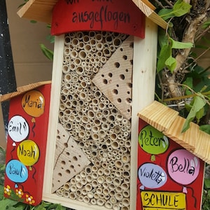 Bee hotel, kindergarten farewell gift, kindergarten teacher, weatherproof, with children&#39;s names in balloons