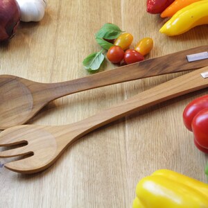 Salad servers made of cherry wood, oiled and personalizable