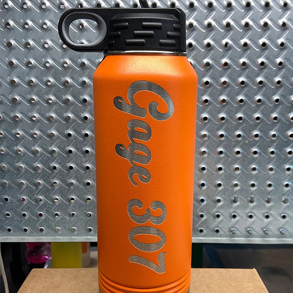 Botellas de agua de 32 oz grabadas con láser personalizadas