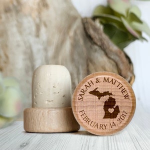 Michigan Personalized Cork Wine Stopper, Wedding Favors for Michigan Weddings, Michigan Wedding Gifts, Michigan Wedding Favors Gifts