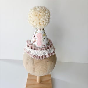 Primer cumpleaños de flores silvestres, sombrero de cumpleaños de flores silvestres, tema de cumpleaños de flores silvestres, primer sombrero de cumpleaños de bebé, cumpleaños de bebé, primer cumpleaños de bebé