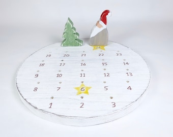 Adventskalender, Holz, rund mit Weihnachtsmann und Baum