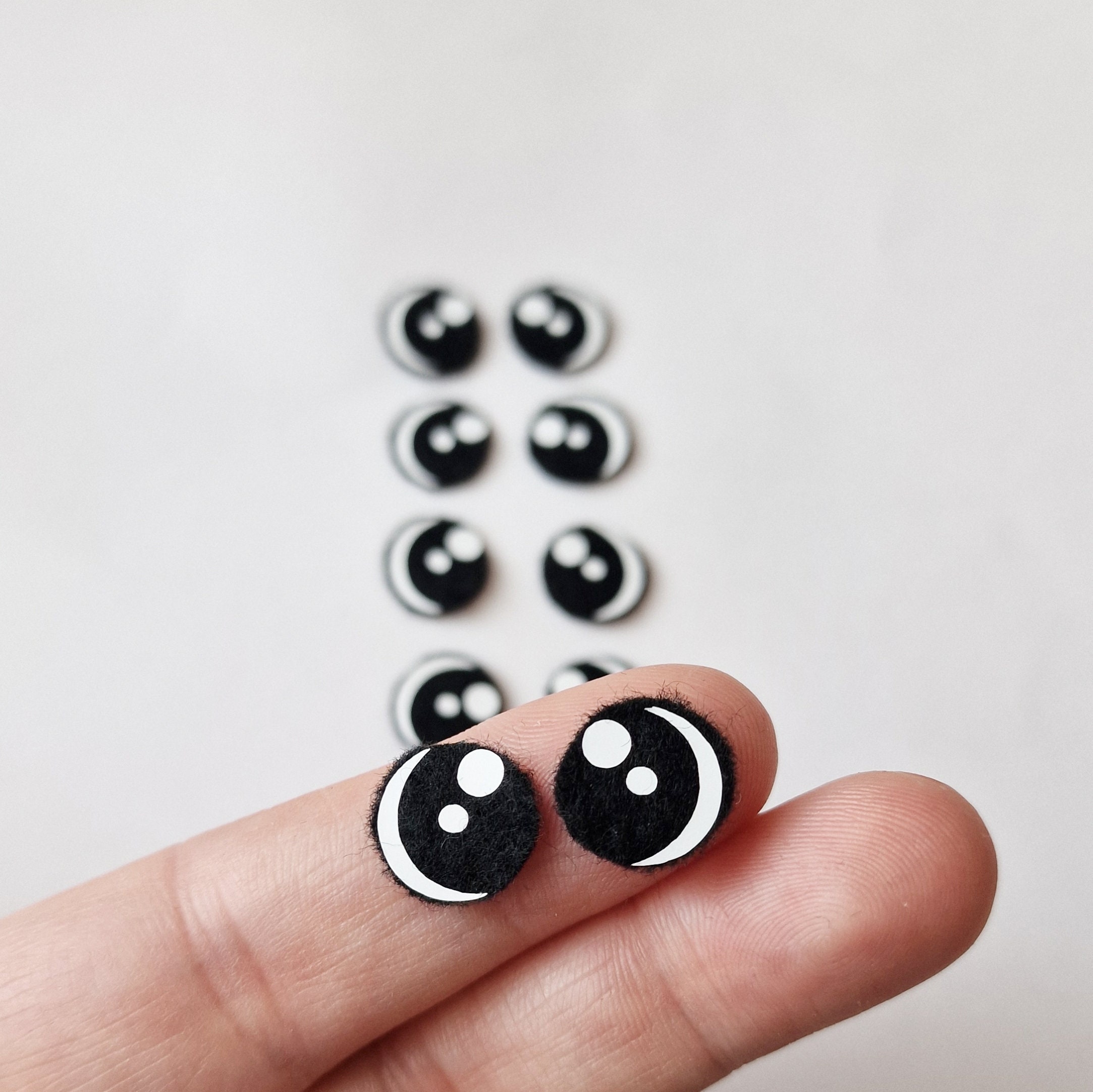 8mm Kawaii Style Round Safety Eyes and Washers: 5 Pairs Doll
