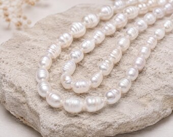 Freshwater cultured pearl strand 8.5-12 x 6.5-7.5 mm (approx. 31 pearls / approx. 35 cm length)