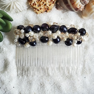 Bridal Hair comb- Bridal Hairpiece- Black Pearl and Crystal Hair Comb- Wedding Hair Comb- Gothic Wedding Comb for Bride- Gothic Hair Comb