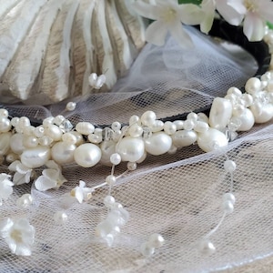 Handmade Pearl Cluster Headband- Elegant Ivory Bridal Hair Accessory- Freshwater Pearl Beaded Headpiece- Wedding Hairband-Wedding Accessory