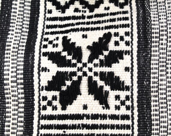 Black & White Woven Beach Tote Bag | 1970s BoHo C… - image 4