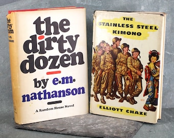 Paar Vintage-Romane aus dem Zweiten Weltkrieg - The Dirty Dozen von EM Nathanson und The Stainless Steel Kimono von Elliot Chaze | Bixley-Shop