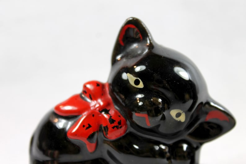 FREE SHIPPING Redware Black Cat with Red Ears Vintage Ceramic Black Cat Salt /& Pepper Shakers Puss in Boots Made in Japan