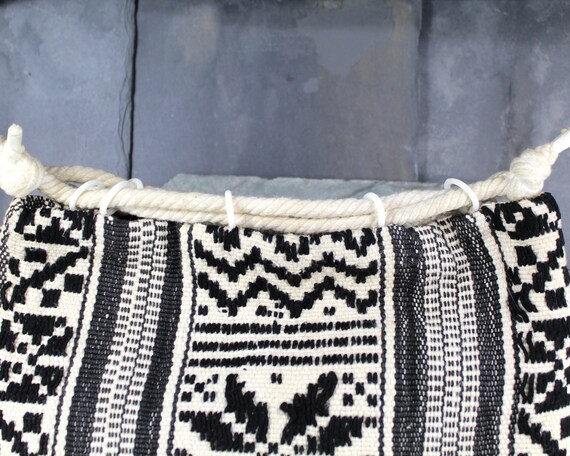 Black & White Woven Beach Tote Bag | 1970s BoHo C… - image 2