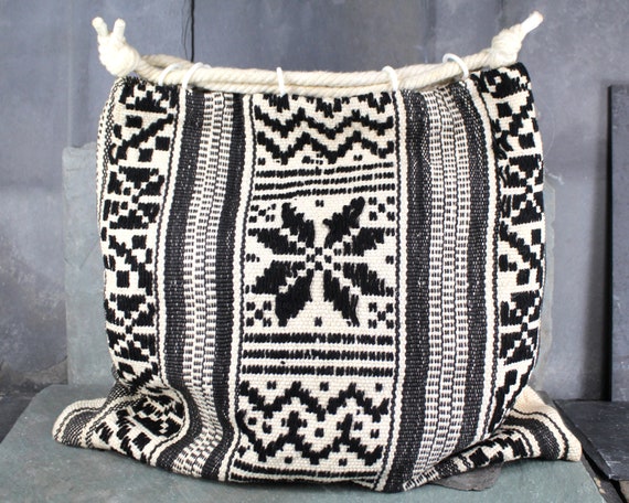 Black & White Woven Beach Tote Bag | 1970s BoHo C… - image 1