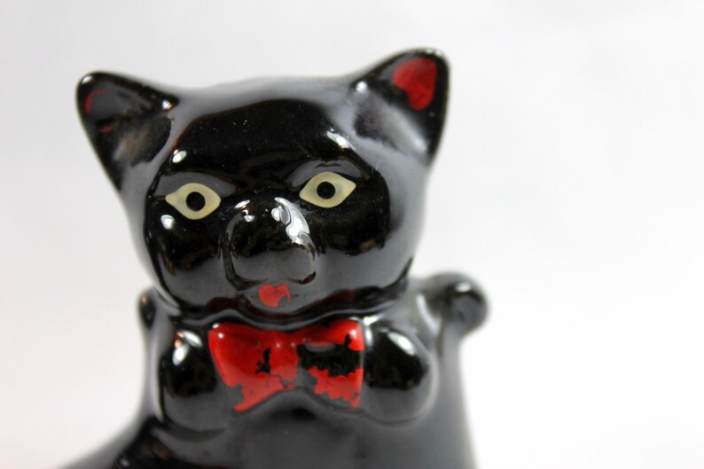 FREE SHIPPING Redware Black Cat with Red Ears Vintage Ceramic Black Cat Salt /& Pepper Shakers Puss in Boots Made in Japan