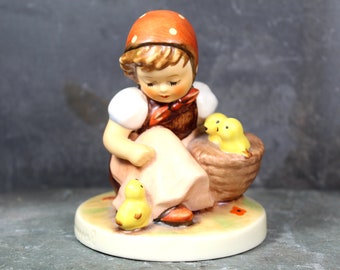 Vintage Hummel Figurine | "Chick Girl" | "Kukenmutterchen" | 1979-1991 | MTK-6 "Missing Bee" Marking | Bixley Shop