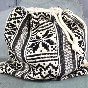 Black & White Woven Beach Tote Bag 1970s BoHo Chic Tote Bag Bixley Shop image 6