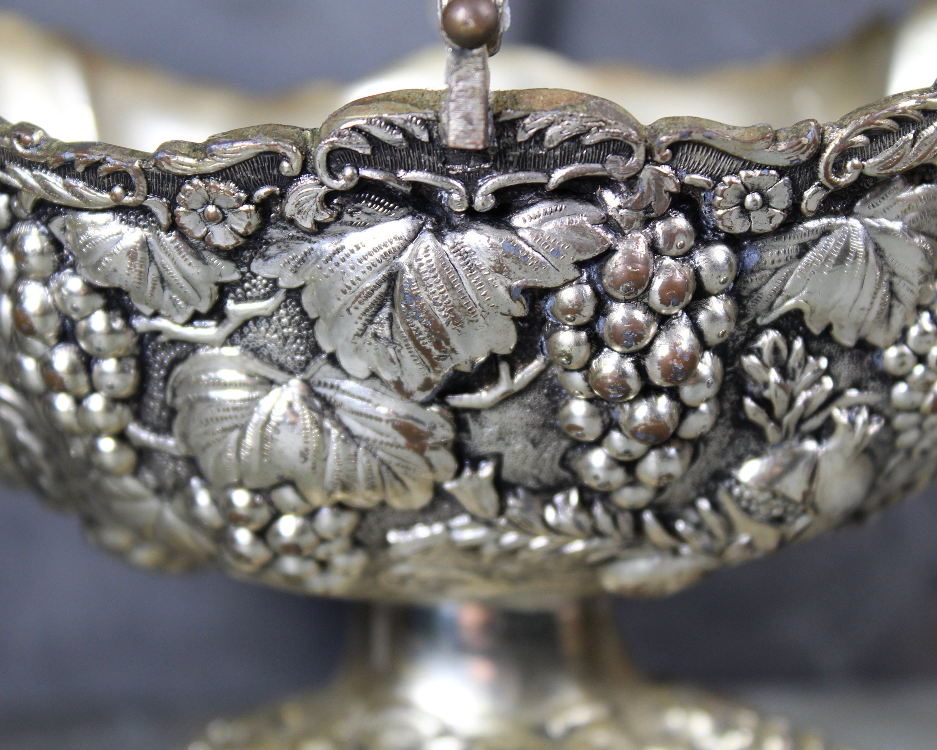 Vintage Ornate Silver-toned Serving Dish With Handle | Fruit