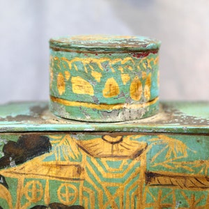 d Antique Chinese Tea Tin Green and Gold Tin with Cap Vintage Tin Bixley Shop zdjęcie 5