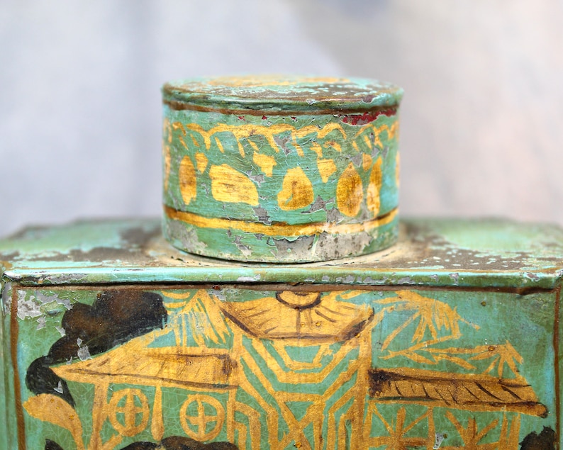 d Antique Chinese Tea Tin Green and Gold Tin with Cap Vintage Tin Bixley Shop zdjęcie 5