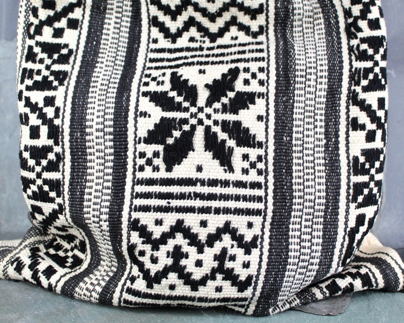 Black & White Woven Beach Tote Bag 1970s BoHo Chic Tote Bag Bixley Shop image 3