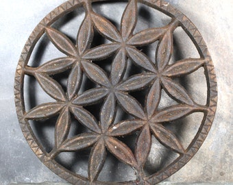 Vintage Cast Iron Trivet | Rustic Kitchen Trivet | Bixley Shop