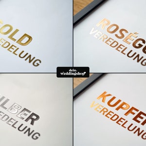 K&ouml;nnte beinhalten: Vier gerahmte Muster verschiedener Metalloberfl&auml;chen: Gold, Ros&eacute;gold, Silber und Kupfer. Jedes Muster tr&auml;gt den Schriftzug "VEREDELUNG" (deutsch f&uuml;r "Veredelung") unter dem Metallnamen.