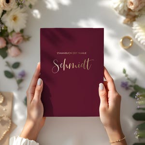 Stammbuch der Familie - Deluxe Burgund mit Gold Veredelung - Hardcover mit Ringmechanik, inklusive Register 15x22 cm, klassisch und DIN A4
