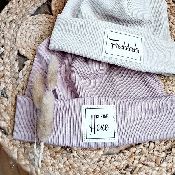 Hipster Beanie beige Rippjersey personalisiert, Mütze Hipster Jungen und Mädchen, Hipstermütze beige mit Label variabel