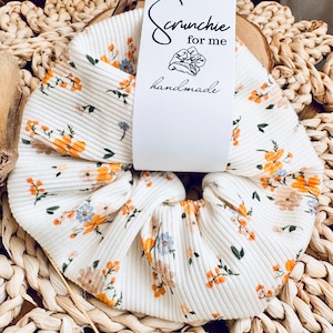 scrunchies Haargummi beige Blumen,dicker Haargummi,dicke Haare,Zopfgummi, Geschenkidee, Erwachsene, Teenager, Geburtstagsgeschenk, Gifts