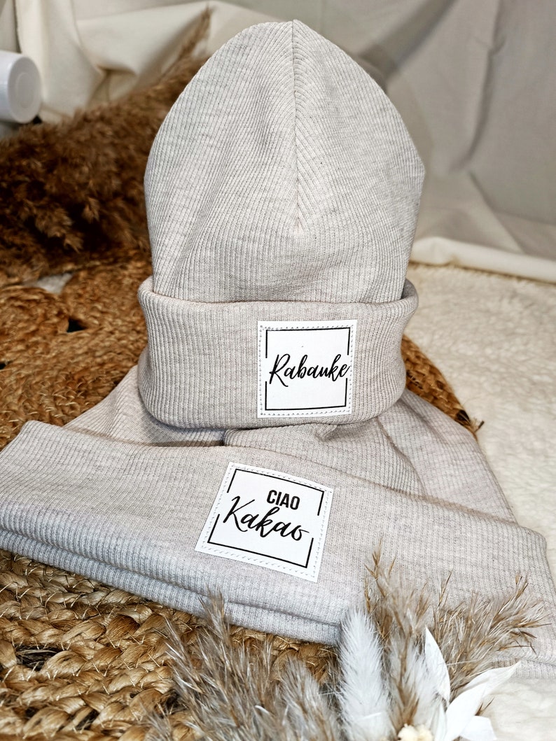 Hipster Beanie beige Rippjersey personalisiert, Mütze Hipster Jungen und Mädchen, Hipstermütze beige mit Label Ciau Kakao, Rabauke Bild 5