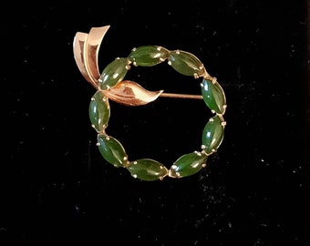 Vintage Curtis Creation Green Jade Circle Wreath Brooch 12k Yellow Gold Filled