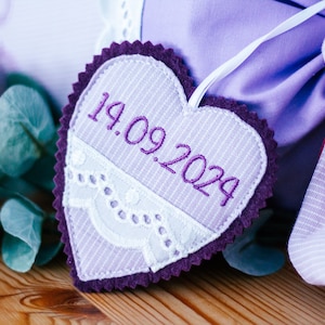 Pendentif coeur personnalisé pour cône scolaire avec date en violet/lilas