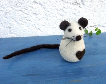 Felted mouse, cute character mouse made of felt, house mouse, mouse bear