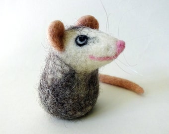Felted mouse, cute character mouse made of felt, house mouse