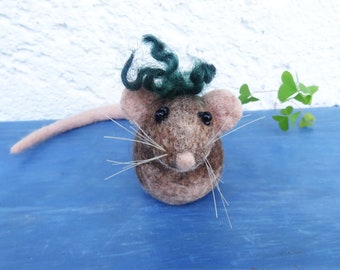 Felted mouse, cute character mouse made of felt, house mouse