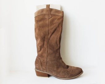 ladies flat suede boots