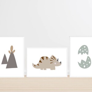 3er Set Dinosaurier Kinderzimmer Poster Bilder für Jungen & Mädchen, Dinos im schlichten skandinavischen Stil, Pastellfarben - Die Nanolies