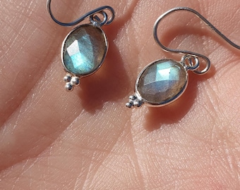 LILIANA | Earrings in 925 sterling silver with labradorite | Rainbow | Oval | Karma | Boho | Colorful | Bohemian | Delicate | Drop earrings