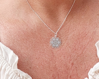FIORE D'ARGENTO | 925 Sterling Silver Necklace with Mandala | Laser Cut | Fleur | Floral | Karma | Boho | Pendant | Silver | Flower |