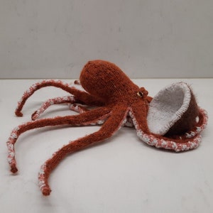 Octopus & coconut (knitting pattern)