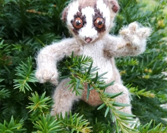 Slow loris (knitting pattern)