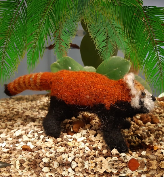 Red Panda knitting Pattern - Etsy