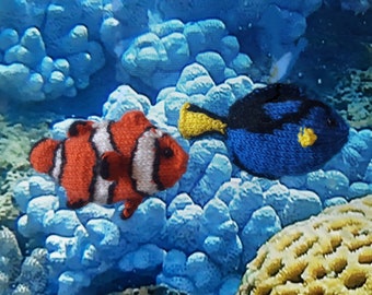 Nemo and Dory seascape with anemone (knitting pattern)