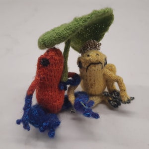 Fatal Frogs (knitting pattern)