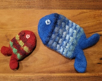A Couple of CatFish (knitting pattern)