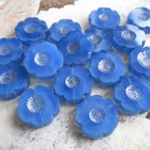 4 artystyczne koraliki szklane Kwiat Hawaje błękitny opal 14 mm srebrno-białe metaliczne wykończenie Stół Cut oryginalne czeskie koraliki szklane kwiaty Boho