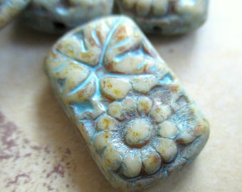 4 exclusive Bohemian glass beads, rectangular, 19 x 11 mm, floral pattern, off-white, opaque Picasso finish, turquoise wash, original Czech beads