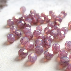 50 Böhmische Glasschliffperlen 3 mm hellviolett milky transparent Goldlüster original czech beads Glasperlen facettiert feuerpoliert