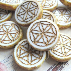 Mandala 2 esclusive perle di vetro di Boemia Fiore della vita 18 mm bianco sporco finitura Picasso bronzo lavato perle ceche originali Ornamento Ethno Boho