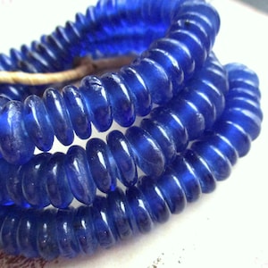 10 vecchi dischi di perle di vetro ca. 10 - 12 mm blu reale riciclato Perline di vetro Ghano Krobo Dischi di vetro africani gioielli etnici