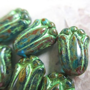 10 Böhmische Glasperlen Tulips 12 x 8 mm aqua teal transparent Picasso Finish green Metallic Wash original czech beads Glasblumen Boho