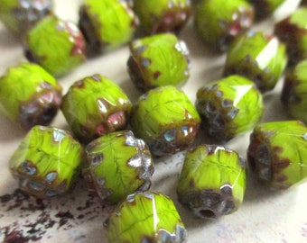 10 Böhmische Barockperlen 6 mm chartreuse avocado oliv marmoriert Picasso Finish Cathedral original czech beads  Bols Beads facettiert